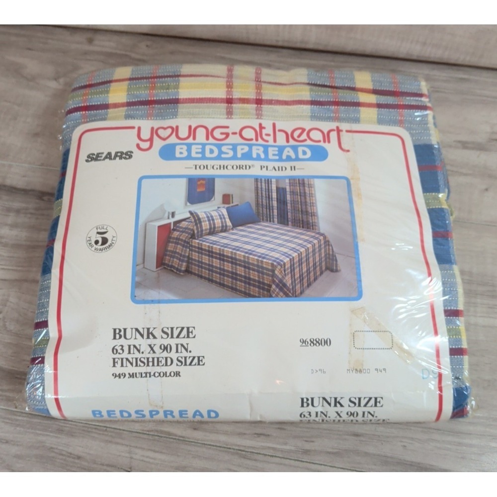 SEARS Young-at-heart BEDSPREAD ( BUNK SIZE 63 IN. X 90 IN. ) Finished Size 949